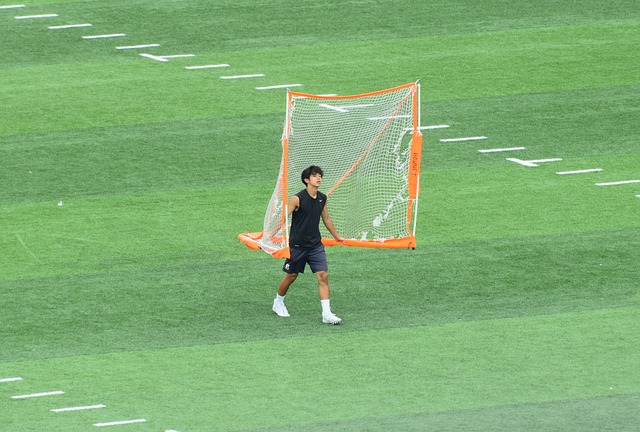 步之遥的他